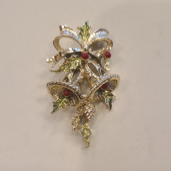 Vintage Gerrys Gold and Green Brooch with Red Accents - Picture 1 of 4